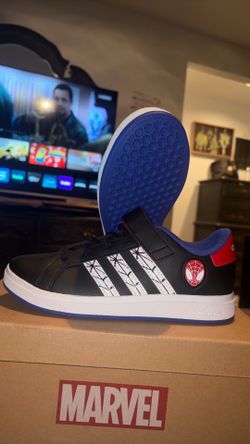 Spider-Man Grand Court Adidas size. 3