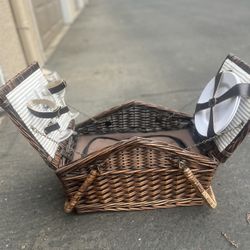 Vintage Picnic Basket 