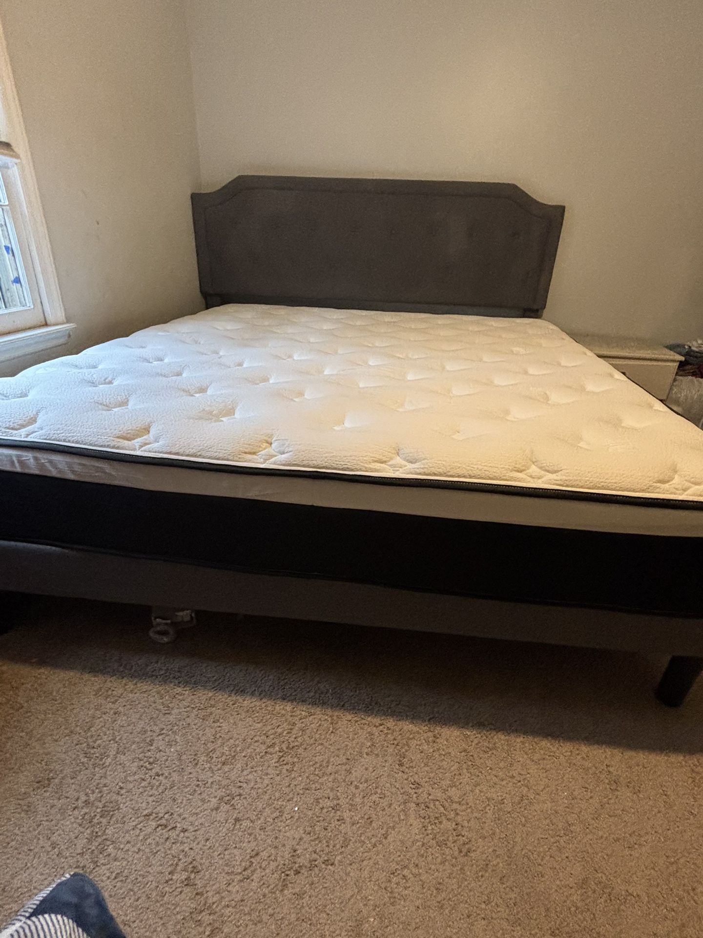 KING SIZE MATTRESS & KING BEDFRAME