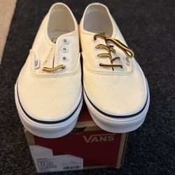 New Vans White/True White Size 6 Men