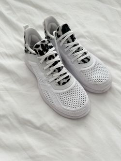 APL women’s Techloom tracer Sneaker