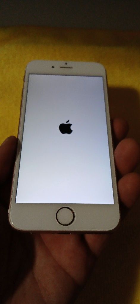 Iphone 6s(32gig)...FACTORY UNLOCKED!!!.NO TRADE