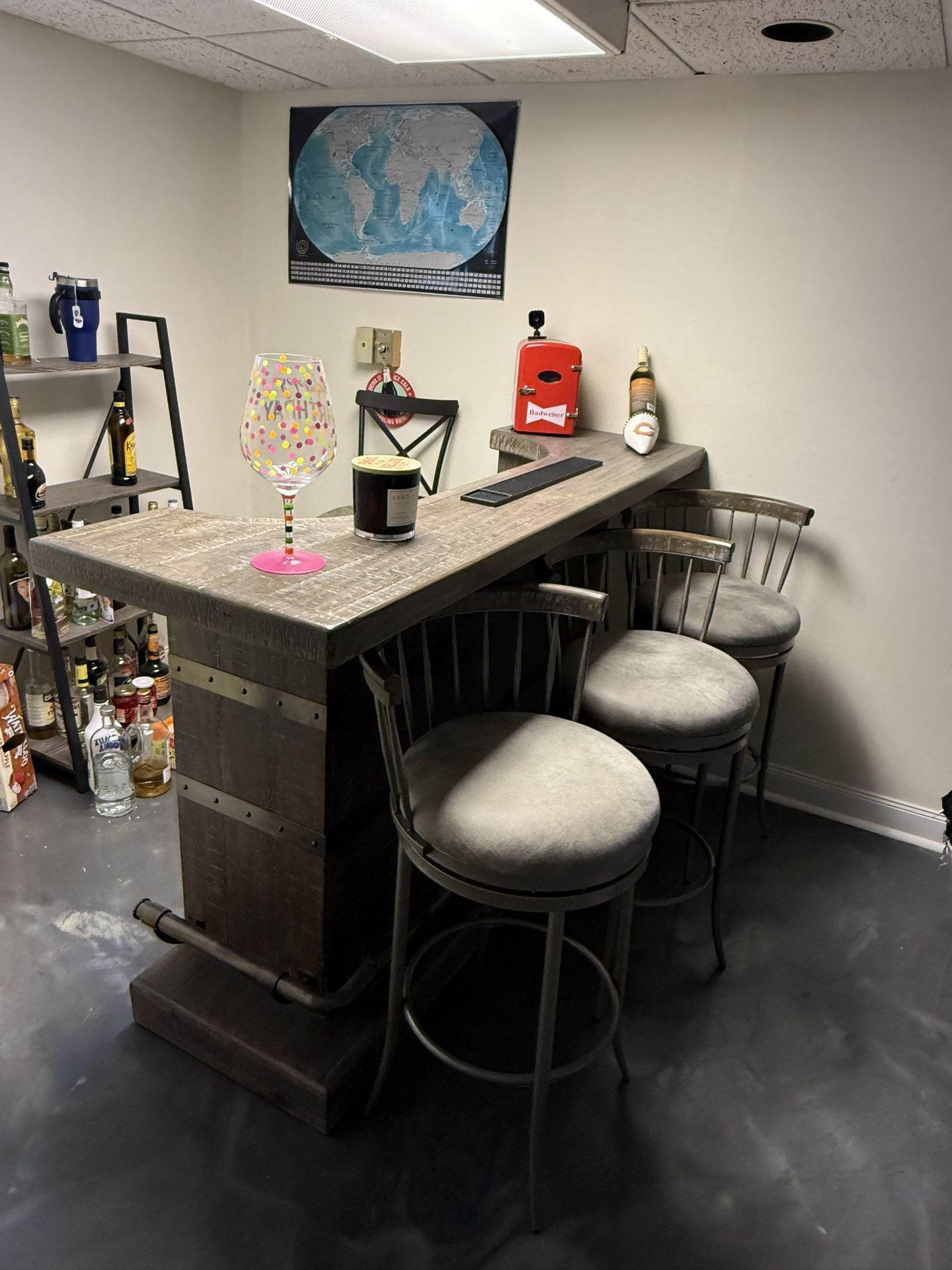 Wood Bar Set With Stools
