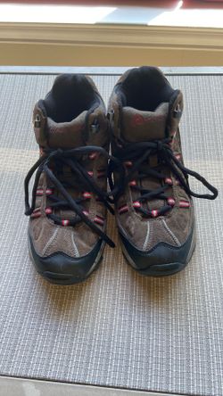 Men Brown Ozark Trail Hiking Boots Slip Resistant Size 7.5