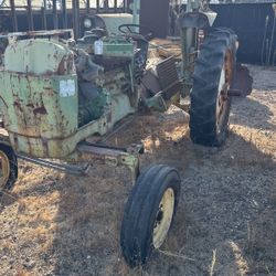 John Deere 2640