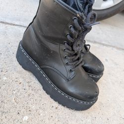 Steve Madden platform boots
