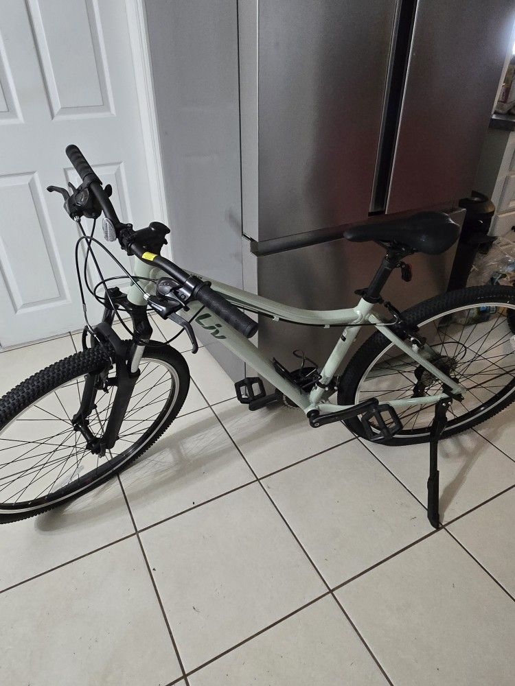 2021 Liv Bliss Women's Mountain Bike (Like New)