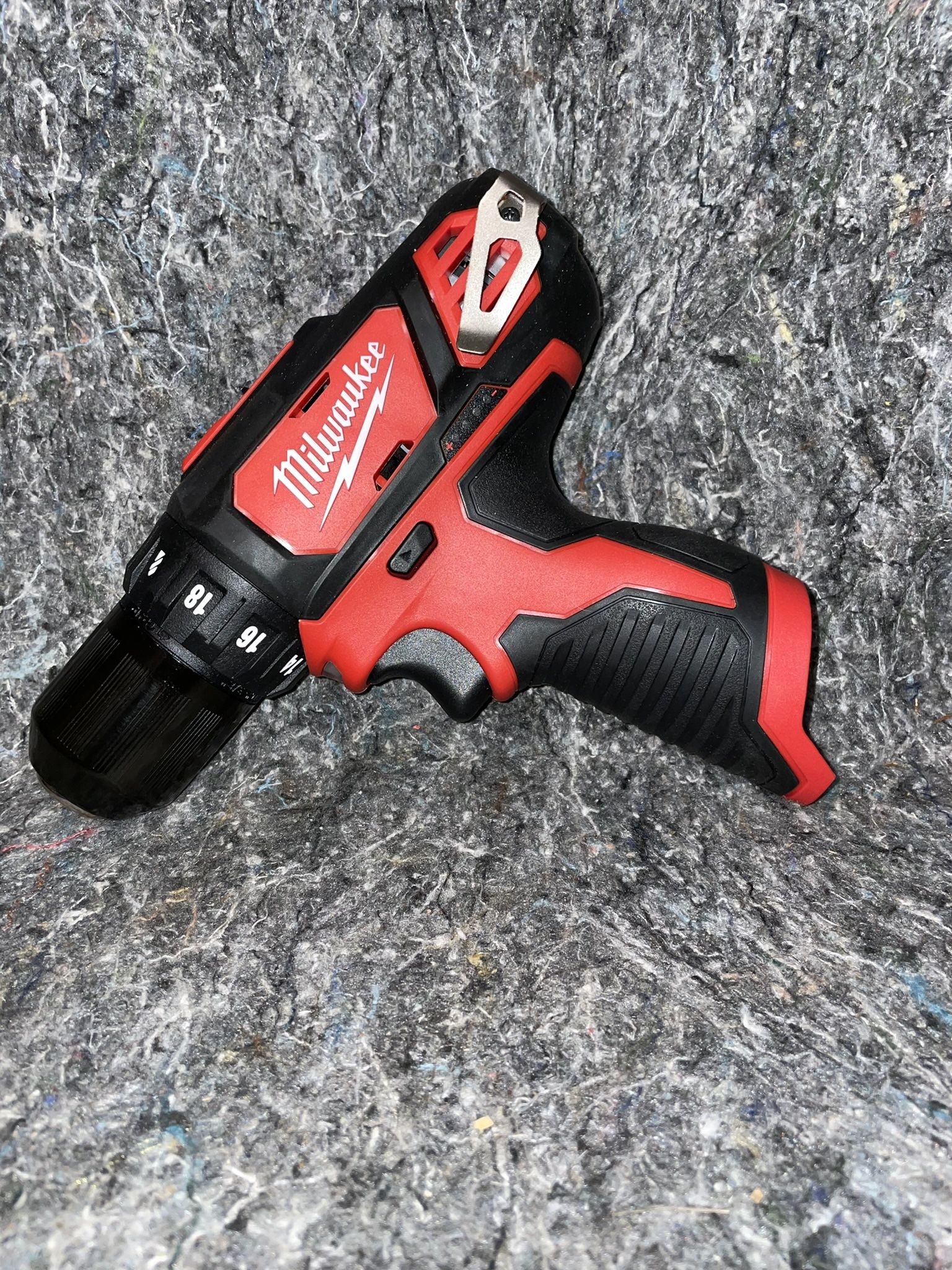 Milwaukee M12 12V Lithium-Ion Cordless 3/8 in. Drill/Driver (Tool-Only)