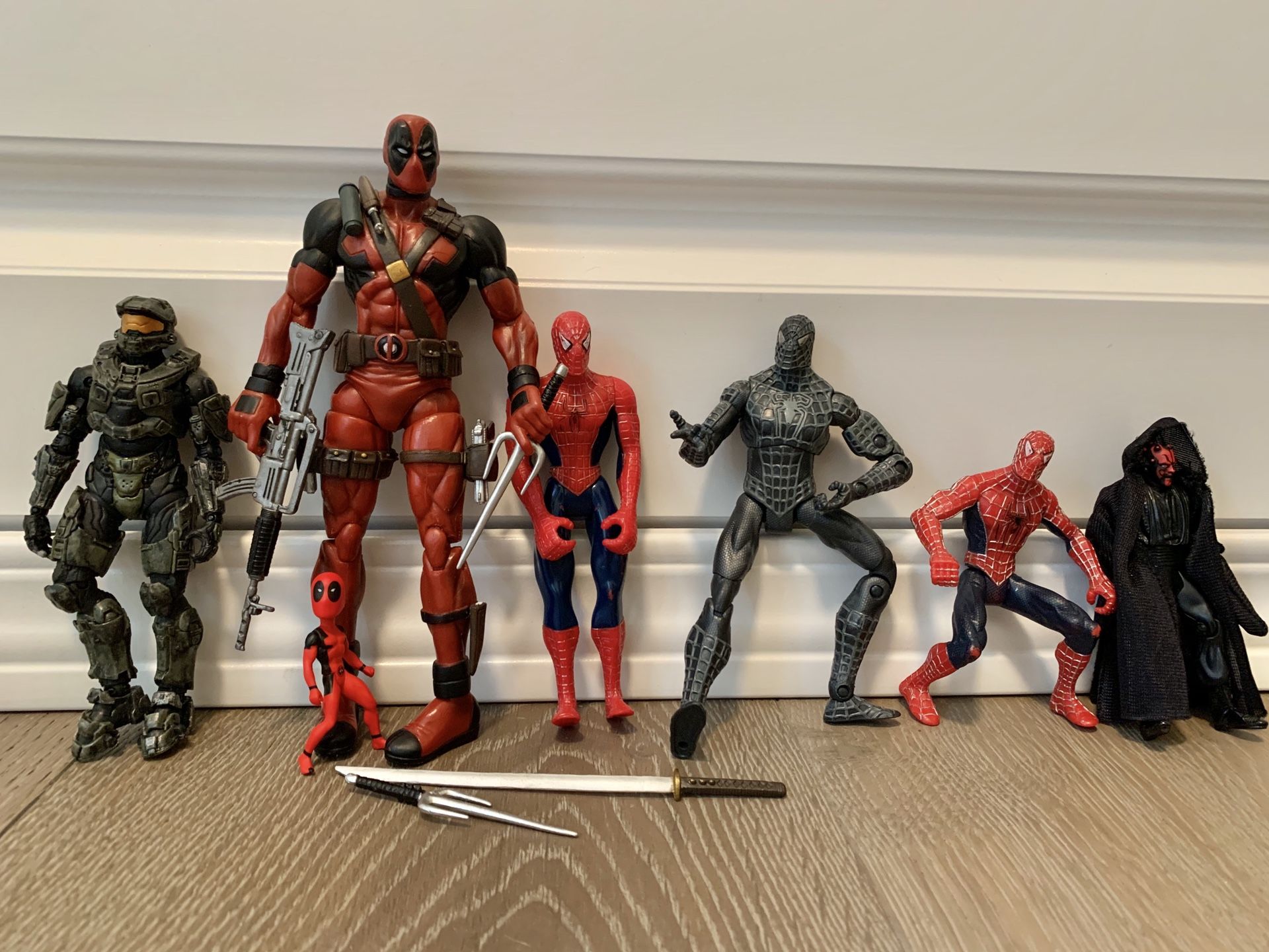Action figures, Spider-Man, Deadpool +