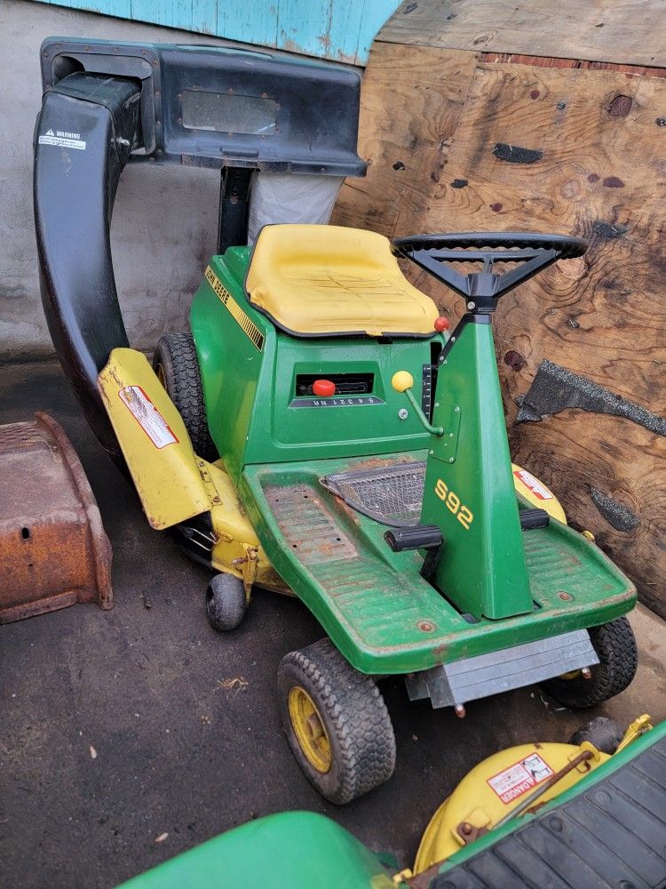 John Deere Riding Mower