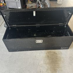 Medium size toolbox