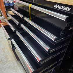 HUSKY WORKBENCH 42"IN new