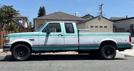 Truck Ford 250F 1994 Clean title, Drives and Registered.