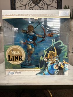 Legend of Zelda: Breath of the Wild Link 10" PVC Painted Premium Statue(READ DESCRIPTION)