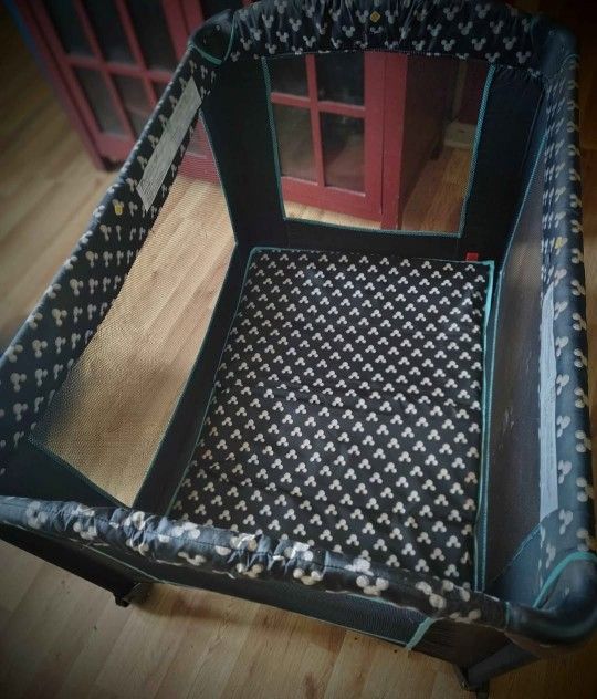 Disney Baby Mickey Sweet Wonder Play Yard