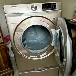 Samsung dryer With pedestal 