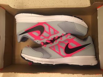 Nike Downshifter 6 (Size 6Y)