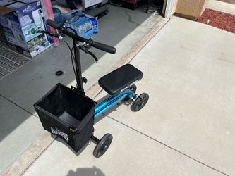 KneeRover Steerable Knee Scooter with Basket