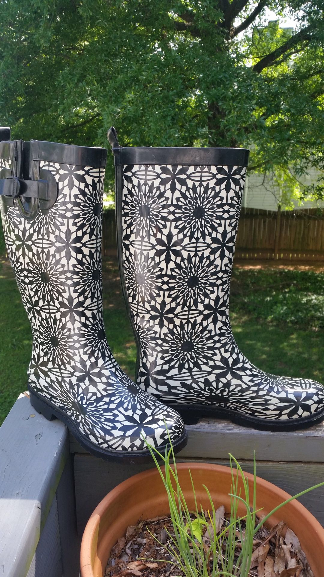Capelli Black And White Patterned Rainboots
