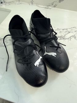 PUMA soccer cleats for boys men size 7 Future 7 Play Firm Ground/Artificial Ground Soccer Cleats - 7 men’s