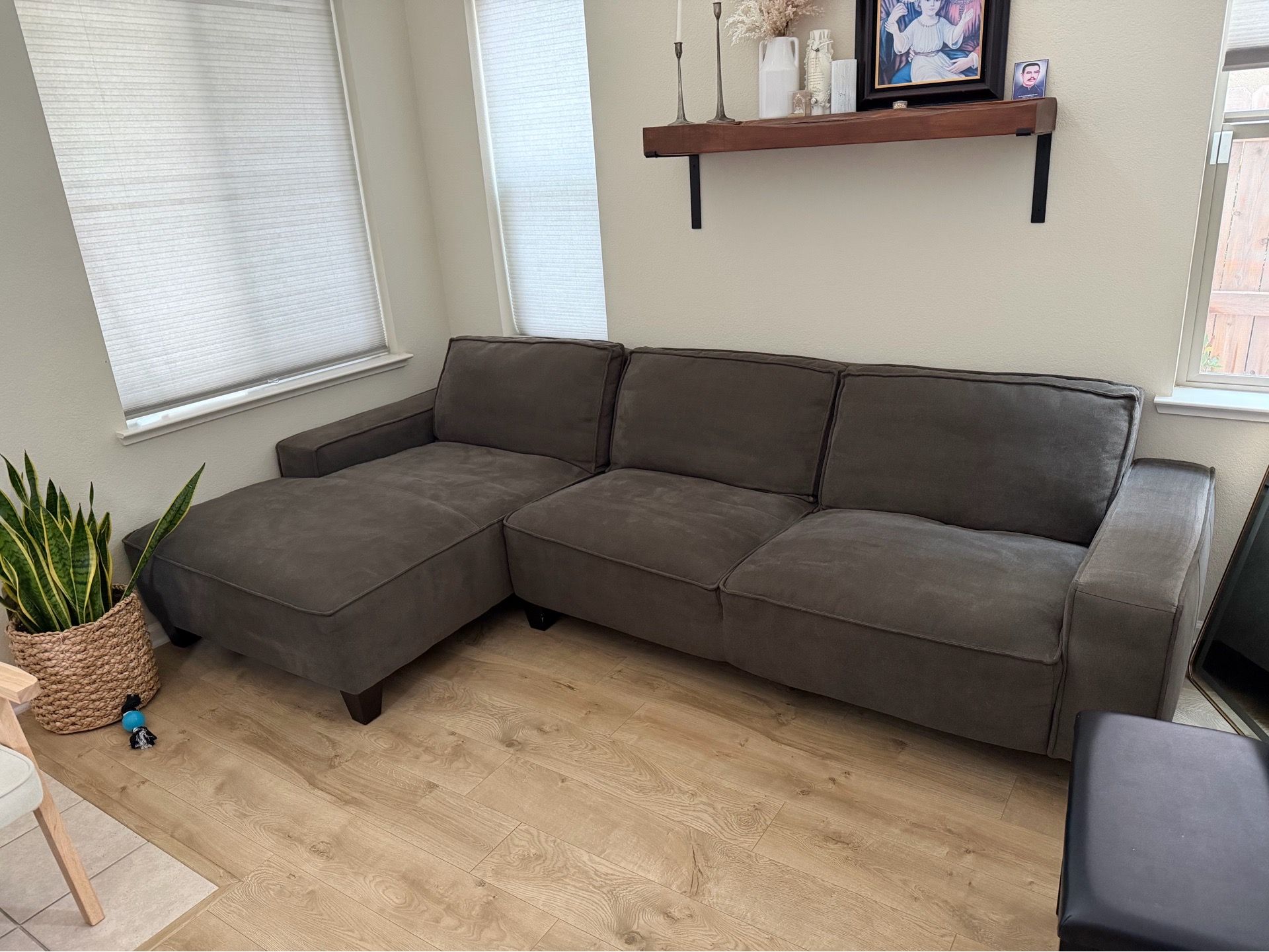 Sofa with chaise