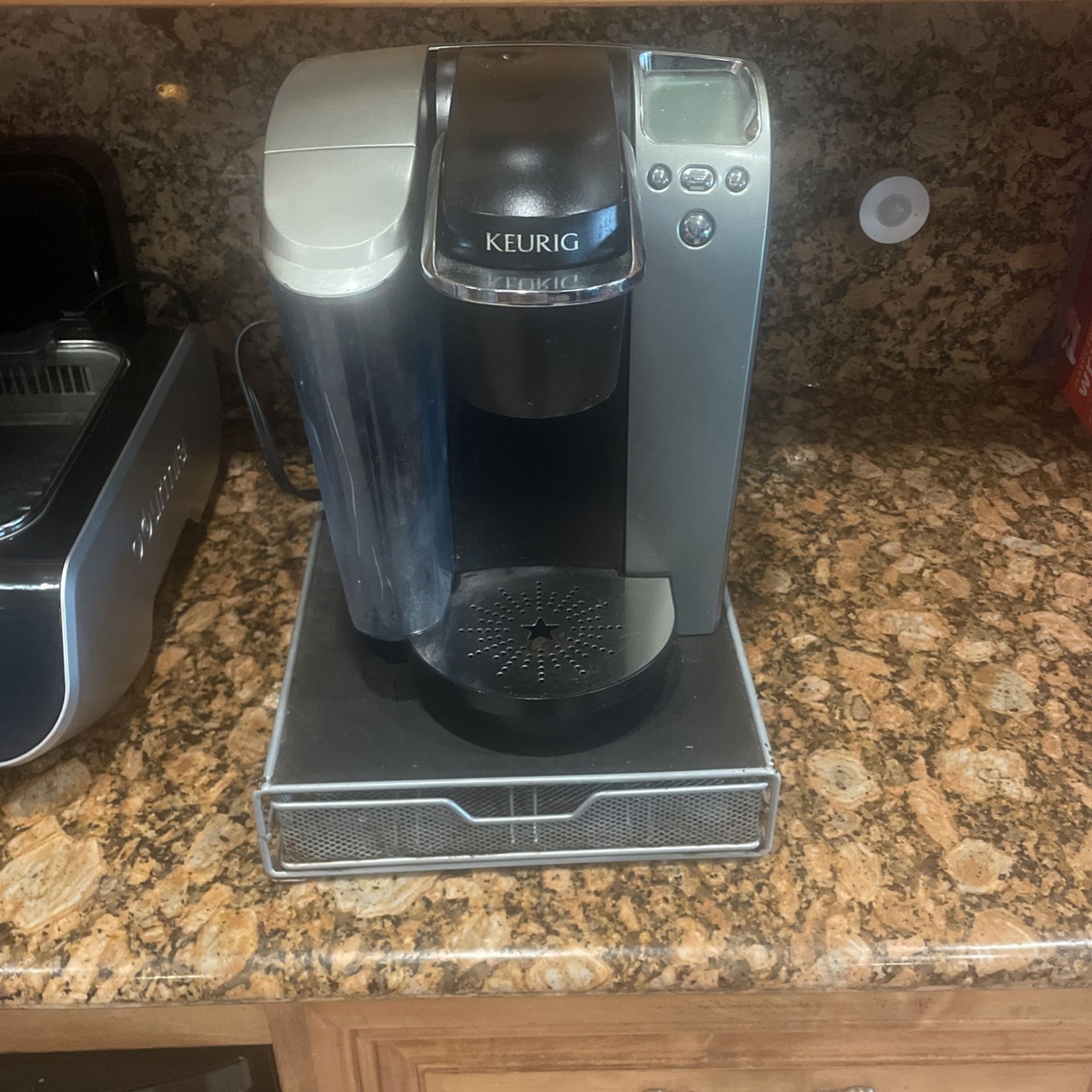 KEURIG Coffee Machine