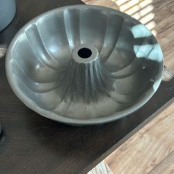 9.5 Inch Bundt Cake Pan