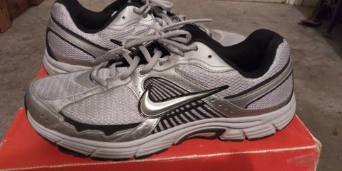 monteren Vesting Nageslacht Nike Dart VII 7 Training/Running Sneakers for Sale in Austin, TX - OfferUp