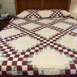Hand Stitched Quilt 78”x102”