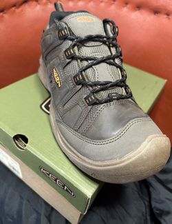 Keen 10 Waterproof Hiking Shoes