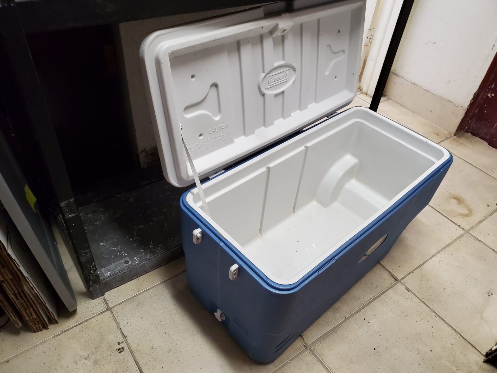 Large portable cooler !