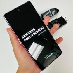 SAMSUNG Galaxy S20FE,  Factory Unlocked,  Excellent Condition.  Like New 