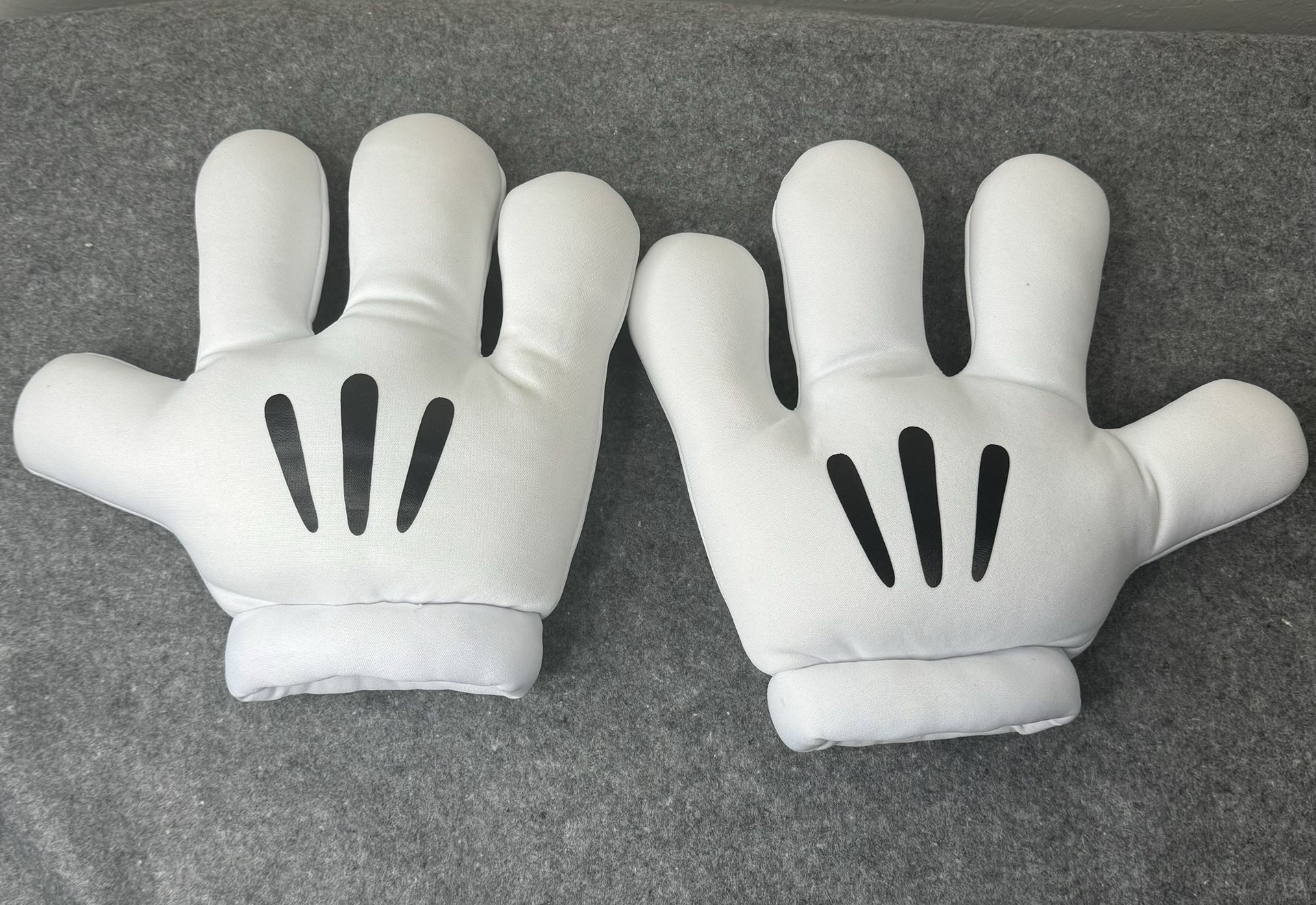 DISNEYWORLD MICKEY MOUSE KIDS PLUSH GLOVES MITTS ONE SIZE FITS MOST, Disney