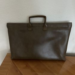 Natural Leather Briefcase 17,5”x11,5”; Never Used; Not Any Damage 