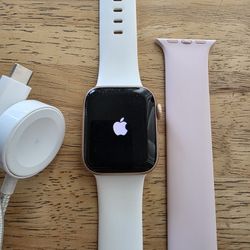Apple Watch SE 40mm_Aluminum / Ceramic_10N-X Glass_GPS_WR-50M