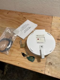 Locking programmable medication dispenser