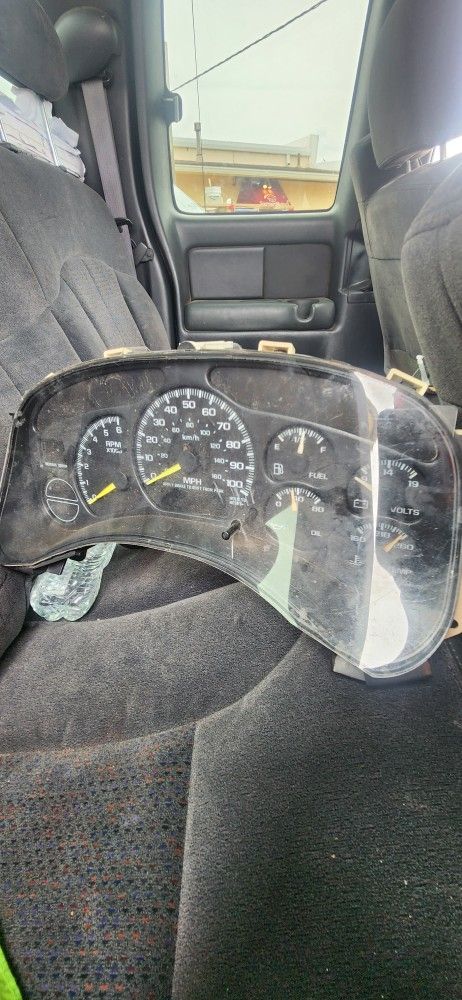 99-02 Chevy SILVERADO Cluster