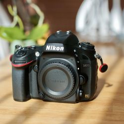 Nikon D610 Full Frame DSLR - (3) Batteries