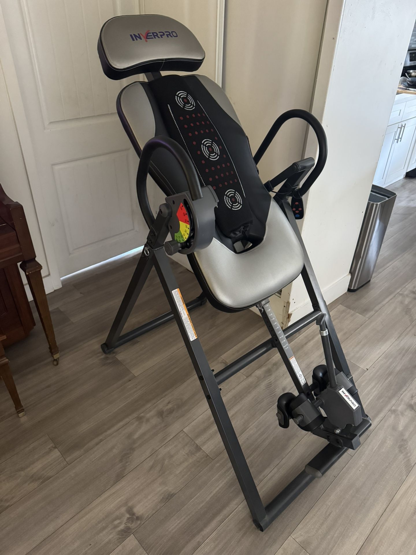 INVERSION THERAPY CHAIR