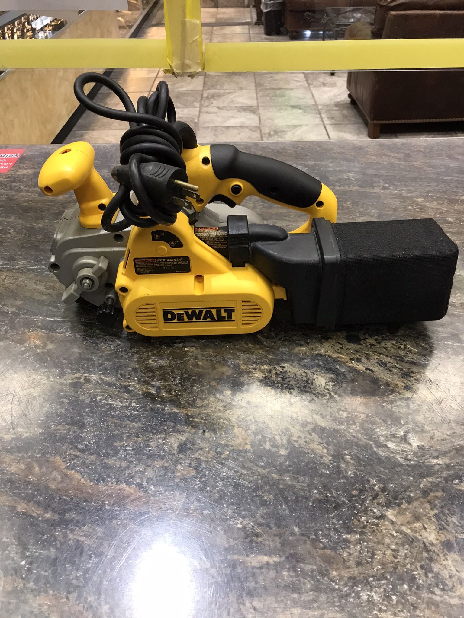 Dewalt DW432 Belt Sander Corded Electric,Dewalt,Dewalt Belt Sander,belt Sander,lijadora de Banda,sander,lijadora De Banda