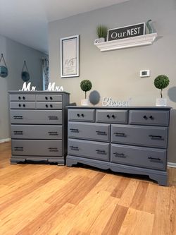 ✨Beautiful solid wood dresser set🩶✨