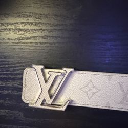 Men’s White Lv Belt Size 36