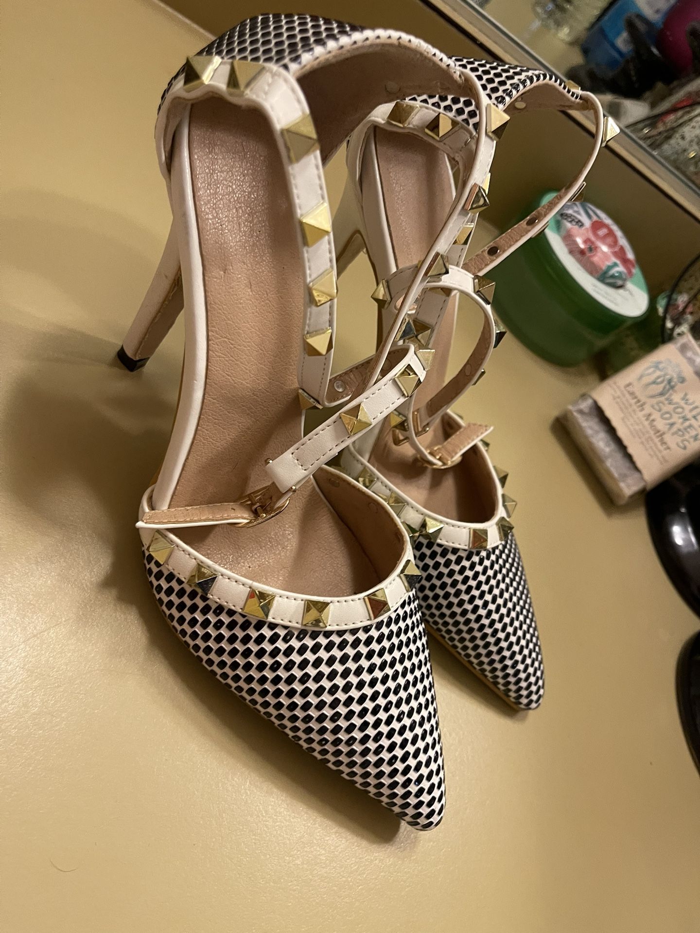 heels Size 7