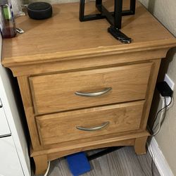 2 Nightstands 