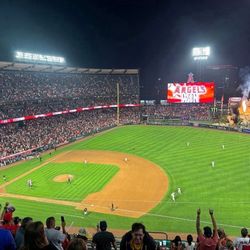 4 Tickets & Parking Arizona Diamondbacks Vs Los Angeles Angels of Anaheim