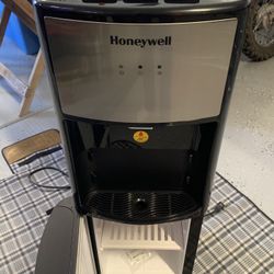 Honeywell Water Cooler Dispenser With Mini Fridge