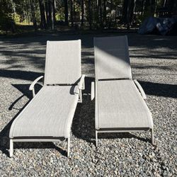 Outdoor Lounge Chairs