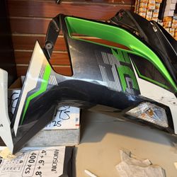 EX650 Right Side Panel With Cover And Turn Signal 2021 Kawasaki