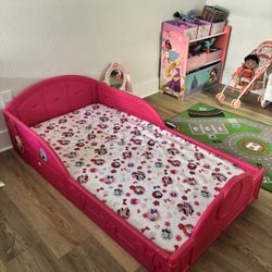 Minnie Mouse Toddler Bed With Mattress