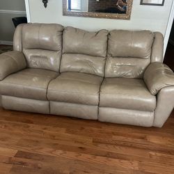 Leather Reclining Sofa.  (LIKE-NEW)